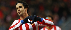 Liga 2012-13. Arda Turan celebra un gol realizando un corazón con las manos