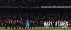 Minuto de silencio en el Camp Nou en recuerdo a las victimas de los atentados de París