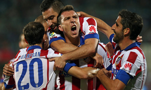 Temporada 14/15. Getafe - Atlético de Madrid. El equipo celebra el gol con Mandzukic.