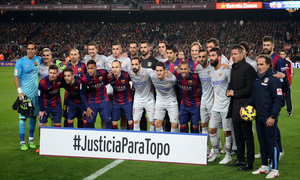 Temporada 14-15. Jornada 18. FC Barcelona-Atlético de Madrid. Los equipos posan juntos al comienzo del partido.