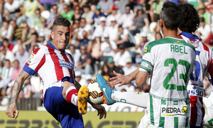 Temporada 14-15. Jornada 29. Córdoba - Atlético de Madrid. Giménez fue el autor de la asistencia del segundo gol de la tarde.
