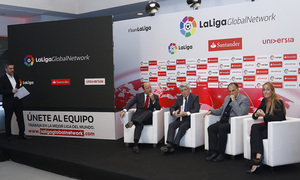 Temp. 16/17 | El Vicente Calderón acogió la presentación de la fase final de LaLiga Global Network