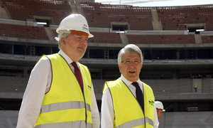 Enrique Cerezo y Íñigo Méndez de Vigo visitan el Wanda Metropolitano