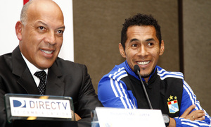 Pretemporada 2013-14. Roberto Mosquera y Carlos Lobatón, entrenador y capitán del Sporting Cristal. 