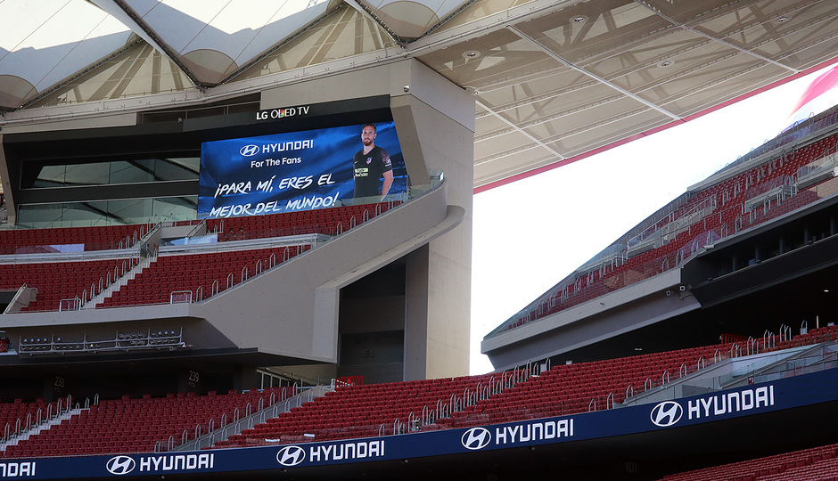 Temp. 18-19 | Entrega de coche Hyundai a los jugadores en el Wanda Metropolitano | Oblak