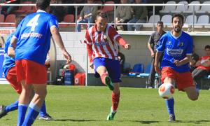 Iván Sánchez marca el segundo gol del Atlético B ante el Fuenlabrada con este disparo con la diestra