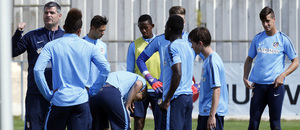 temporada 14/15. Entrenamiento en la ciudad deportiva de Majadahonda. Roberto Fresnedoso dando órdenes durante el entrenamiento