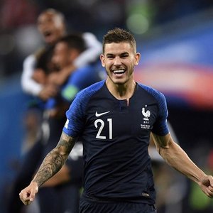 Temp. 2018/19. Lucas con Francia