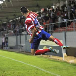 Rubén Mesa celebra el gol del triunfo del Atlético B ante el Toledo en la Ciudad Deportiva