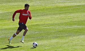 temporada 13/14. Entrenamiento en la Ciudad deportiva de Majadahonda. Costa corriendo con el balón