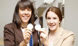 Las Subcampeonas del Feminas en el Palco del Calderón viendo el Atlético-Elche