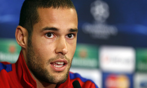 Temporada 13/14. Champions League. Mario Suárez en rueda de prensa.