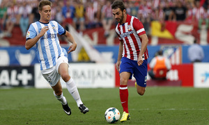 temporada 13/14. Partido Atlético de Madrid_Málaga. Adrián con el balón