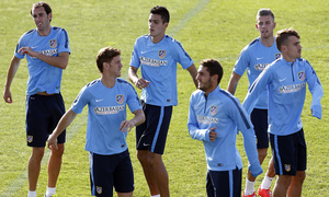 temporada 14/15 . Entrenamiento en la Ciudad deportiva de Majadahonda. Jugadores realizando ejercicos durante el entrenamiento