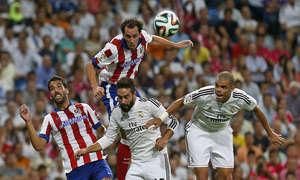 Temporada 14-15. Supercopa de España. Godín demostrando su poderío aéreo.