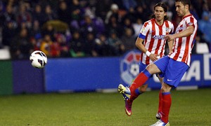 Temporada 2012-13. Gabi golpea el balón en el José Zorrilla de Valladolid