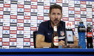 temporada 14/15 . Rueda de prensa de Simeone en el estadio Vicente Calderón