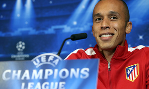 temporada 14/15. Rueda de prensa previa de Champions contra Malmo. Miranda durante la rueda de prensa en el estadio Vicente Calderón