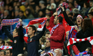 temporada 14/15. Partido Atlético de Madrid Olympiacos. Aficionados durante el partido