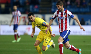 temporada 14/15. Partido Atlético de Madrid Villarreal. Estadio Vicente Calderón. Gabi con el balón