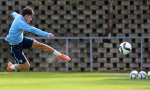 temporada 14/15. Entrenamiento en la ciudad deportiva de Majadahonda. Canterano rematando a puerta durante el entrenamiento