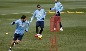 temporada 14/15. Entrenamiento en el estadio Vicente Calderón. Cani con el balón durante el entrenamiento