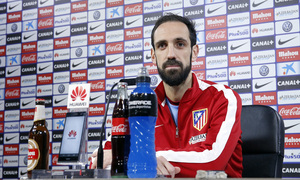 temporada 14/15. Rueda de prensa de Juanfran en la ciudad deportiva de Majadahonda