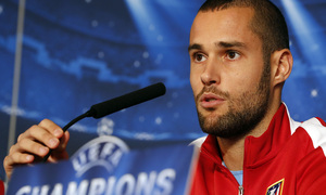 Mario Suárez compareció ante los medios de comunicación en la sala VIP del Calderón en la previa del partido frente al Real Madrid