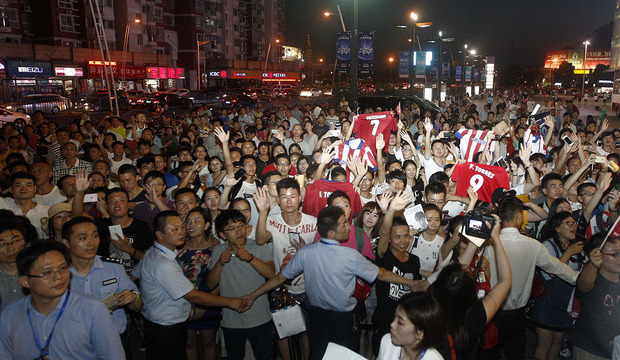 Pretemporada 2015-2016 Visita al Wanda Plaza.