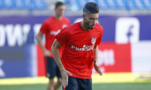 temporada 15/16. Entrenamiento en el Estadio Vicente Calderón. Carrasco corriendo durante el entrenamiento