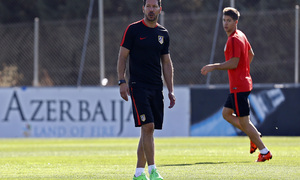 temporada 15/16. Entrenamiento en la ciudad deportiva de Majadahonda. Simeone durante el entrenamiento