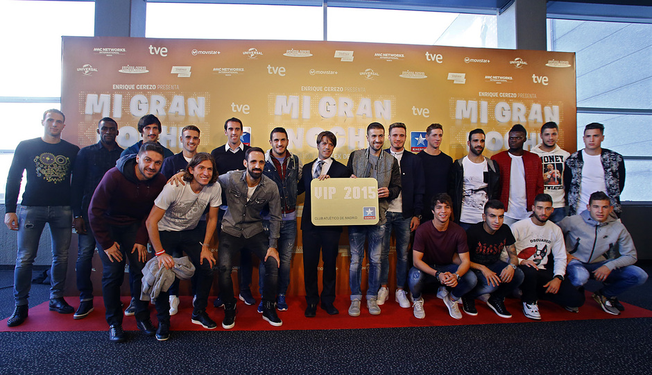 La plantilla posa con el pase anual de Kin&eacute;polis Espa&ntilde;a