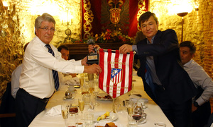 temporada 15/16. Comida de directivas Atlético Astana . Capitán Alatriste.