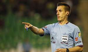 temp. 2015-2016 | Estrada Fernández arbitro ante el Sporting