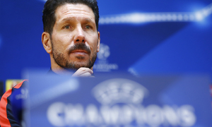 Temporada 2015-2016. Rueda de prensa de Simeone y Torres en previo al partido contra el Astana por la Champions League.