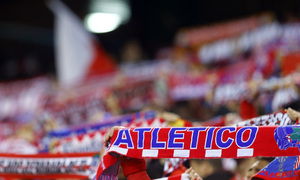 temporada 15/16. Partido Atlético de Madrid Galatasaray.  Bufandas