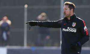 temporada 15/16. Entrenamiento en la ciudad deportiva de Majadahonda. Simeone durante el entrenamiento