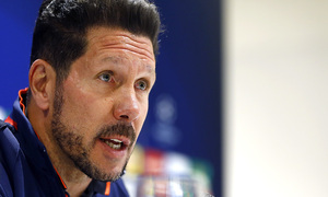 Temporada 2015/2016. Rueda de prensa de Griezmann y Simeone previo al partido contra el PSV.