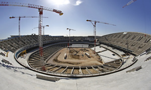Nuevo Estadio. Vista del terreno de juego desde la grada alta del fondo norte