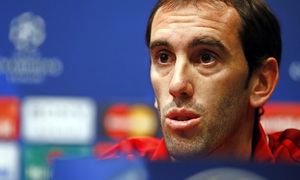 Rueda de prensa en el Camp Nou 1/4 Champions League. Godín
