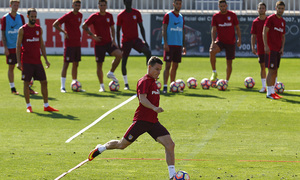 Entrenamiento matinal en la Ciudad Deportiva Wanda 9/8/2016. Gameiro