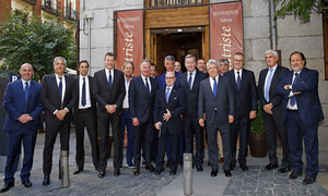 Temporada 16/17. Comida de directivas Atlético Bayern. Capitán Alatriste