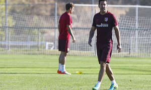 temporada 16/17. Entrenamiento en la ciudad deportiva Wanda. Simeone durante el entrenamiento