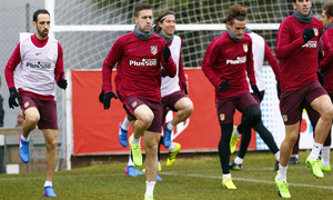 Temporada 2016-2017. Entrenamiento en la ciudad deportiva Wanda Atlético de Madrid 03_02_2017. Calentamiento.
