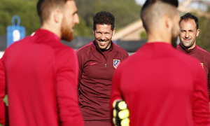 temporada 16/17. Entrenamiento en la ciudad deportiva Wanda.  Simeone durante el entrenamiento