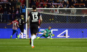 Temp. 16/17 | Atlético de Madrid - Bayer Leverkusen | Oblak Parada 1