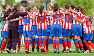 Temporada 2012-2013. Las jugadoras del Féminas D celebraron el título de Liga