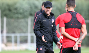 temporada 17/18. Entrenamiento en la ciudad deportiva Wanda. Simeone durante el entrenamiento