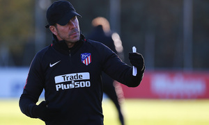 temporada 17/18. Entrenamiento en la ciudad deportiva Wanda. Simeone durante el entrenamiento