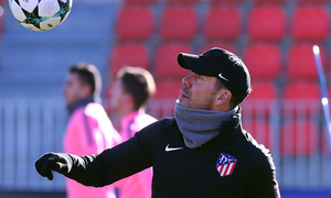 temporada 17/18. Entrenamiento en la ciudad deportiva Wanda previa Champions Chelsea. Simeone durante el entrenamiento